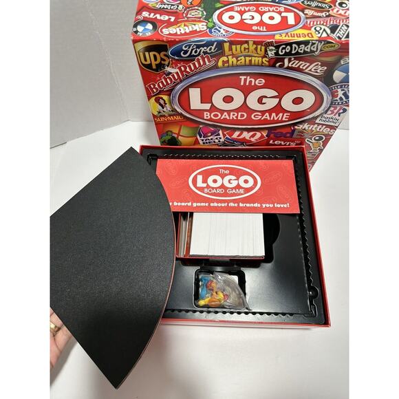 The Logo Board Game 2011 Brands You Love Complete & Never Used 2-6 Players - Picture 3 of 5